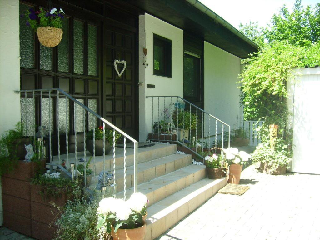 Apartment Adam Bechenheim Bagian luar foto